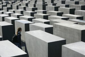 הסיור הקלאסי-אנדרטת השואה